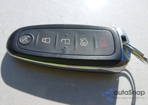 2015 Ford Focus Titanium z USA, uszkodzony, nr VIN 1FADP3J23FL383637